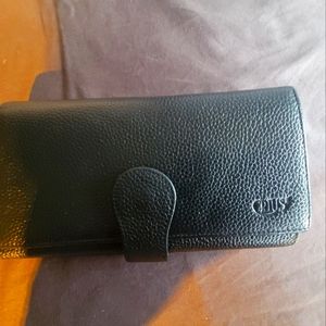 Cruis RFID Black Leather Tri-Fold Wallet